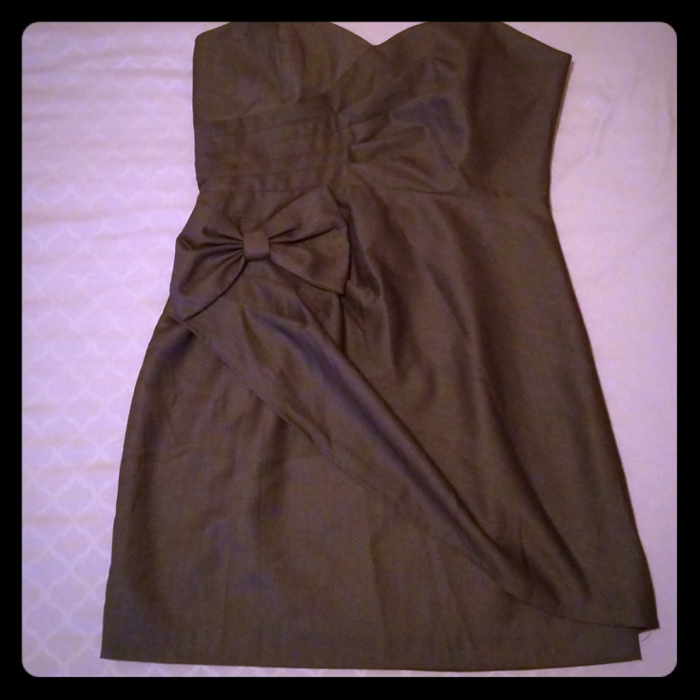 Dark gray strapless dress with side bow!
